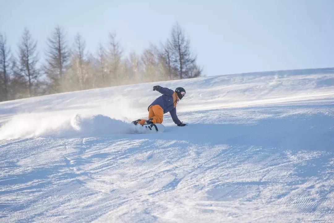 無滑雪，不冬天，猿人山滑雪場等你來~